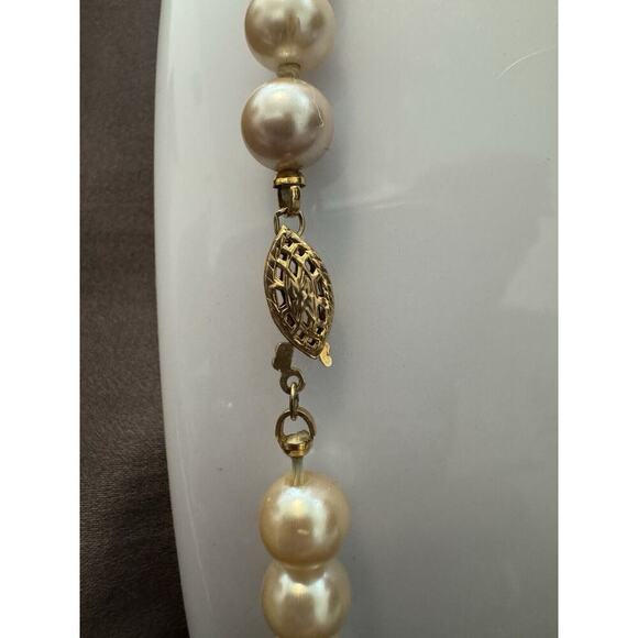 -NECKLACE Faux Pearls Creamy Color 19” Long Very Pretty - Picture 8 of 15
